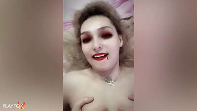 Ivan Helsing anatoboa vampire sexy na kuja juu ya punda wake